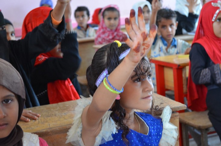 Yemeni girl raises her hand