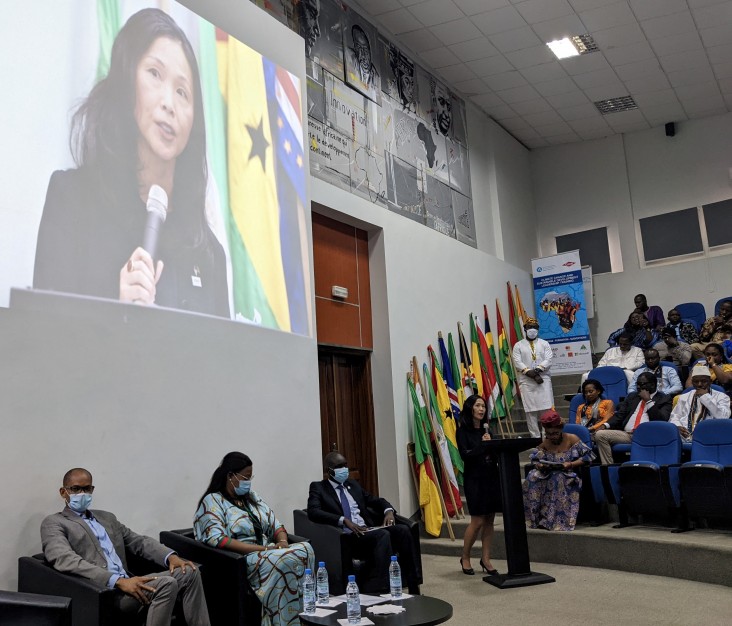 Ms Ying Hsu, acting Mission Director delivering her remarks to the 19th cohort of the YALI Regional Leadership Centre